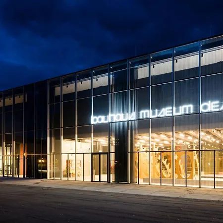 Am Bauhausmuseum