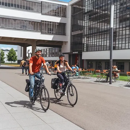 Am Bauhausmuseum * Dessau-Rosslau