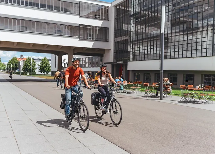 Am Bauhausmuseum * Dessau-Rosslau